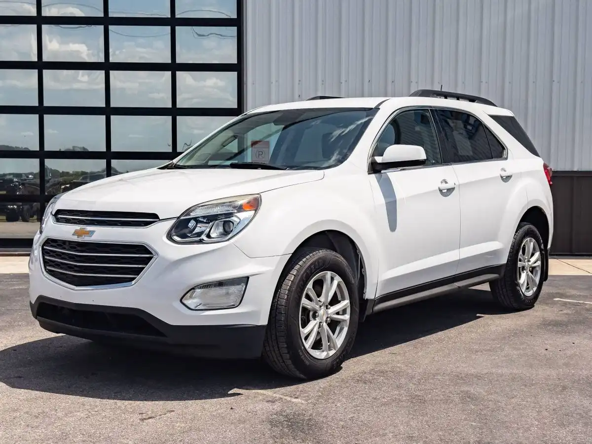 2017 Chevrolet Equinox AWD LT's photo