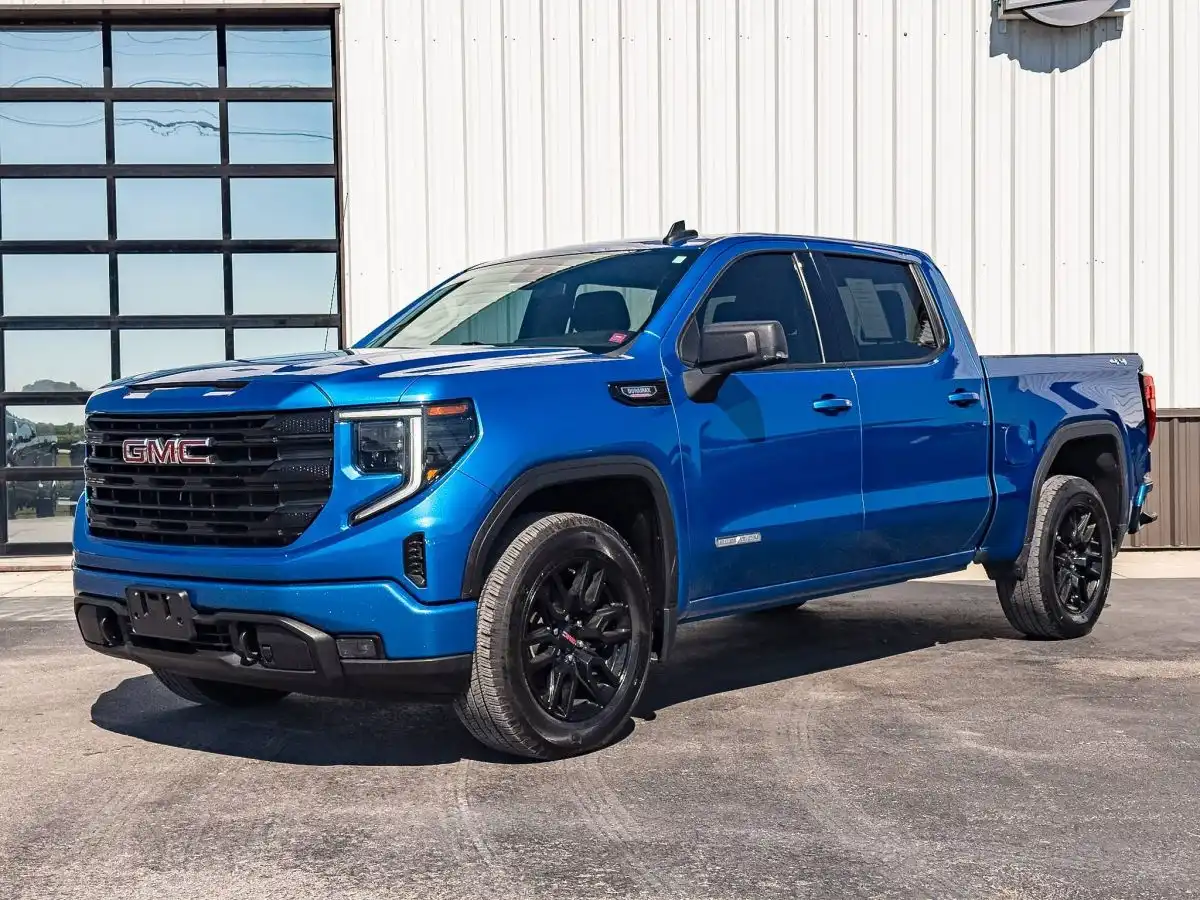 2023 GMC Sierra 4WD Crew Cab Standard Box Elevation's photo