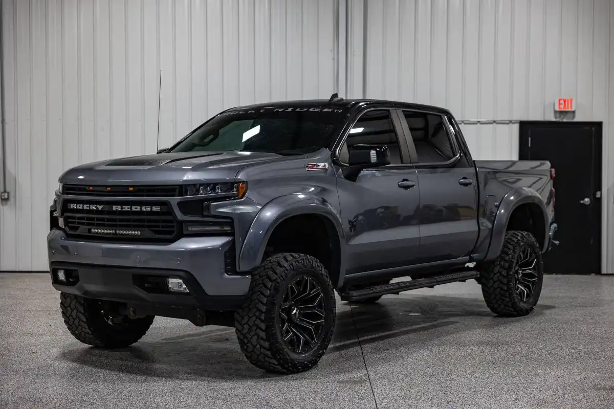 2022 Chevrolet Silverado 1500 RST 4WD Crew Cab Short Box's photo