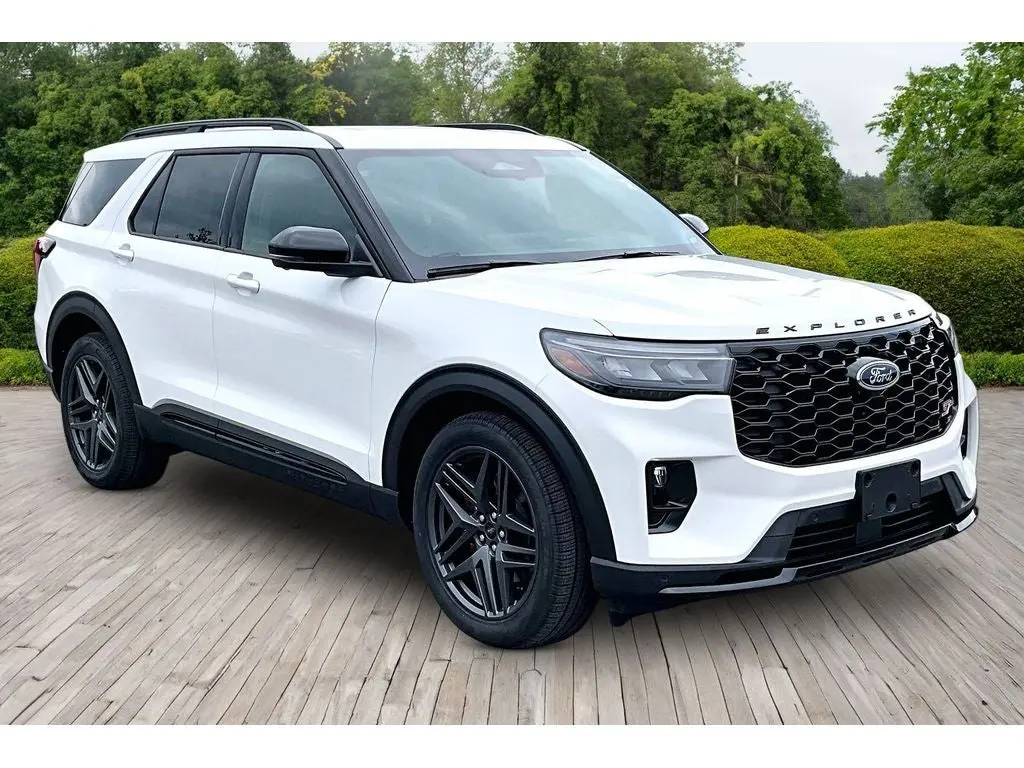 2026 Ford Explorer ST 4WD photo 3
