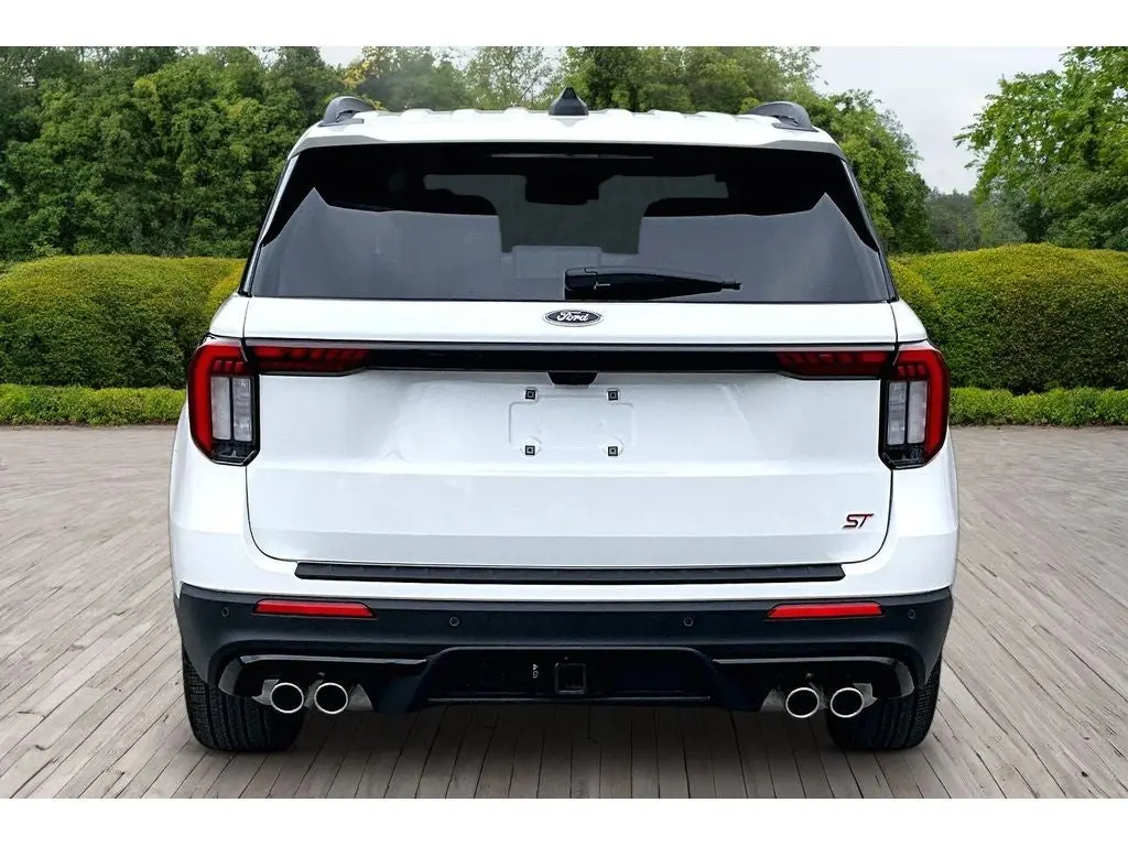 2026 Ford Explorer ST 4WD photo 4