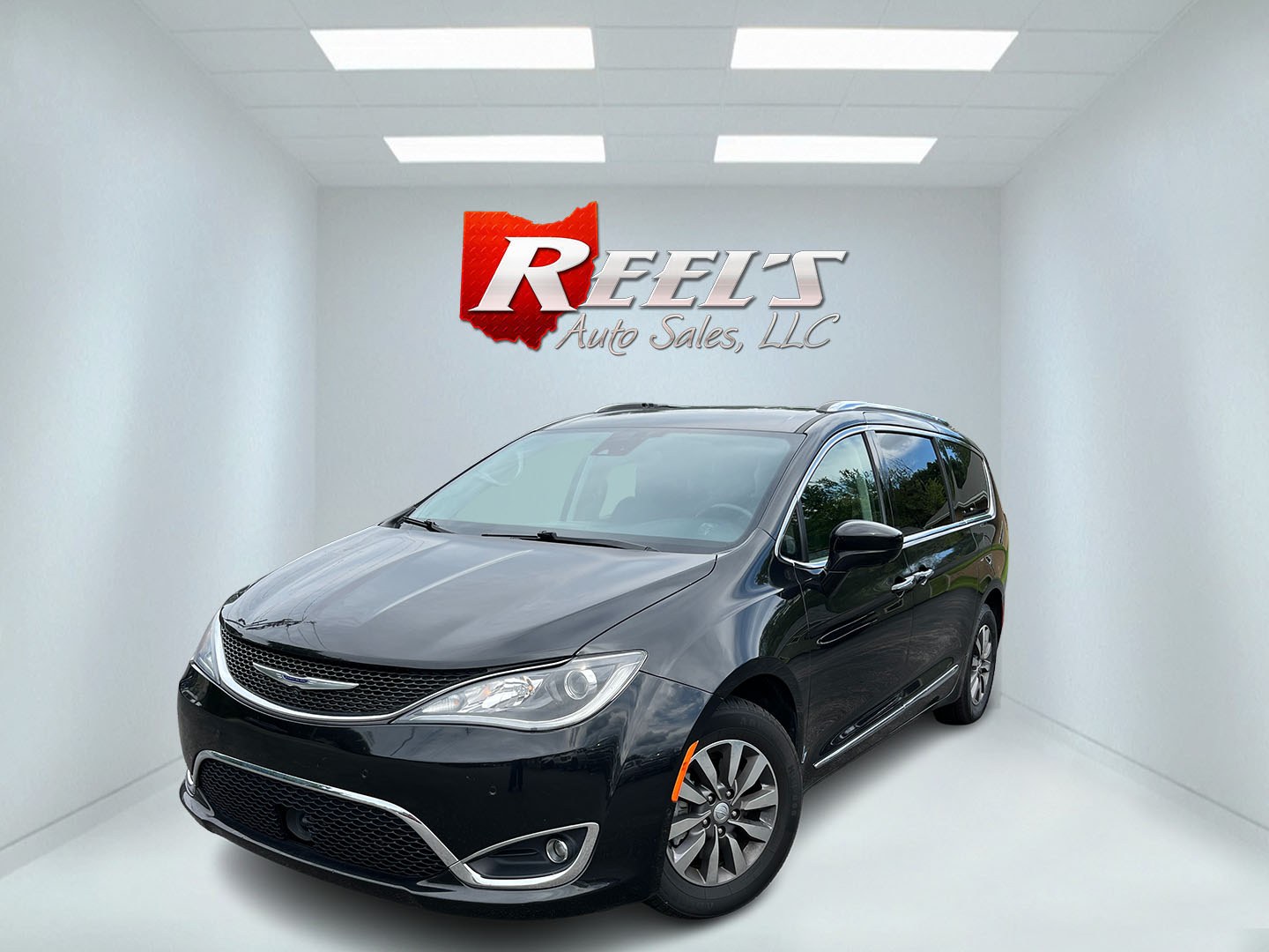2020 Chrysler Pacifica Touring L Plus's photo