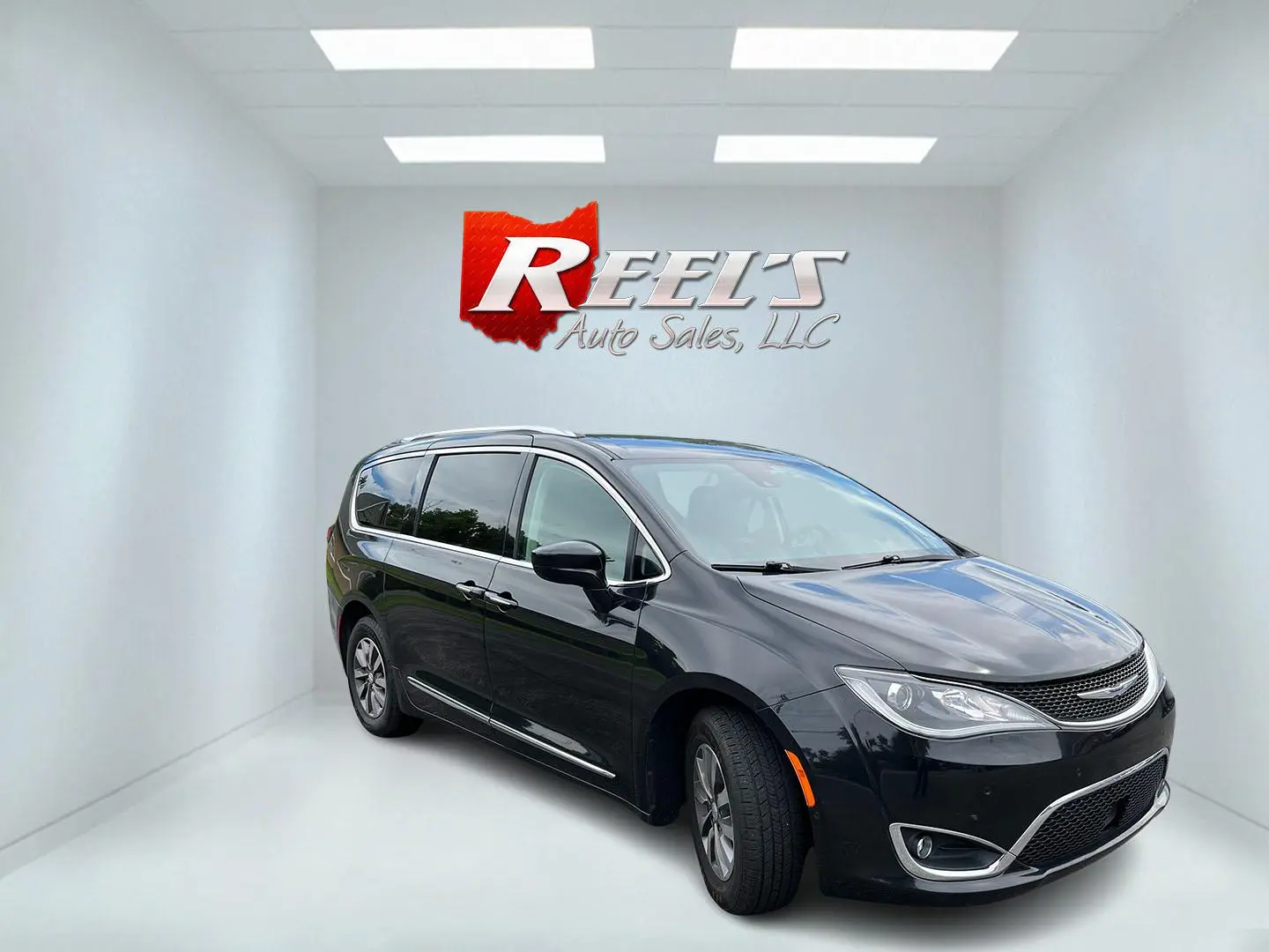 2020 Chrysler Pacifica Touring L Plus photo 4