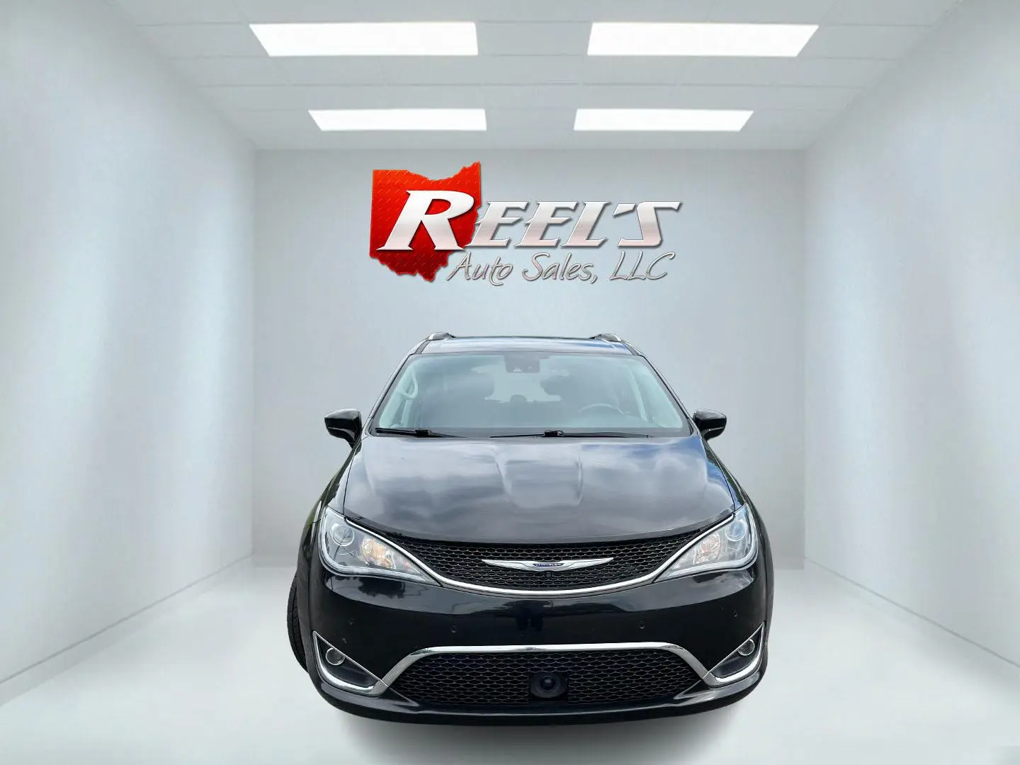 2020 Chrysler Pacifica Touring L Plus photo 3