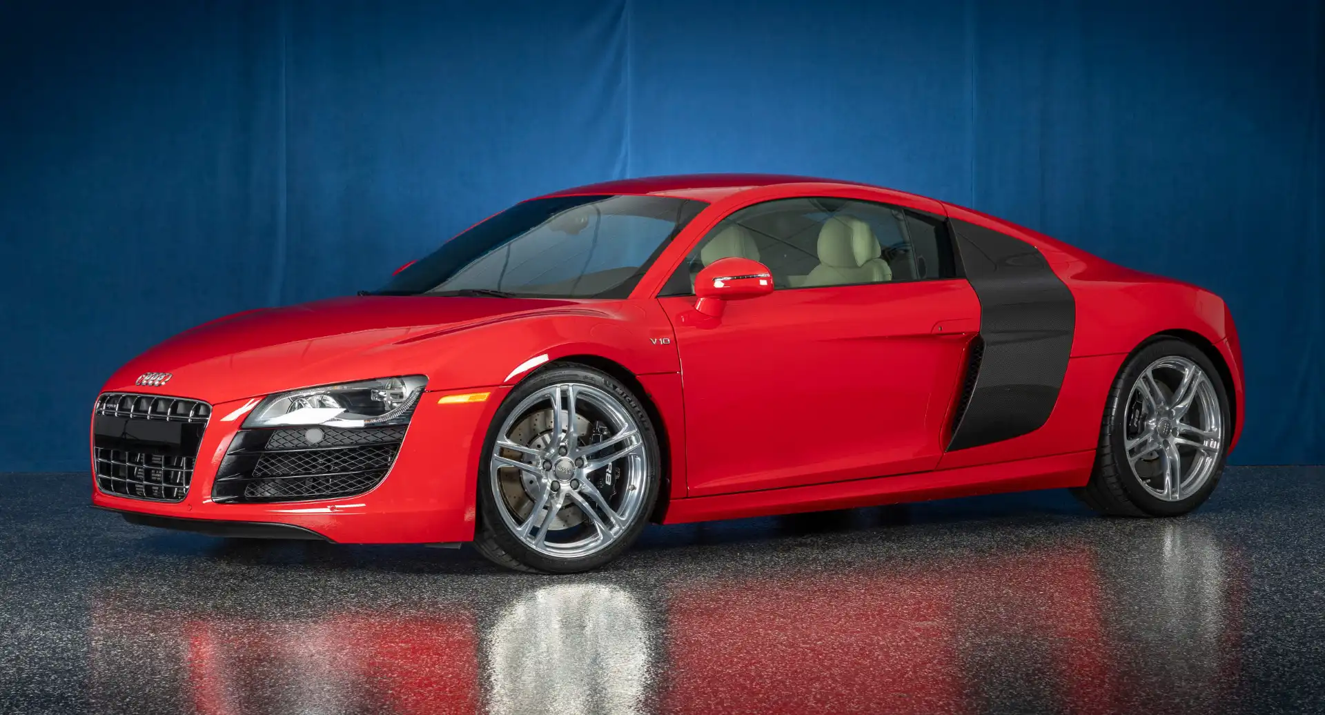 2010 Audi R8 5.2 quattro Manual's photo