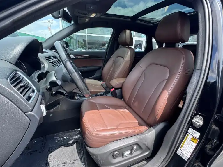 2016 Audi Q3 2.0T quattro tiptronic Premium Plus's photo