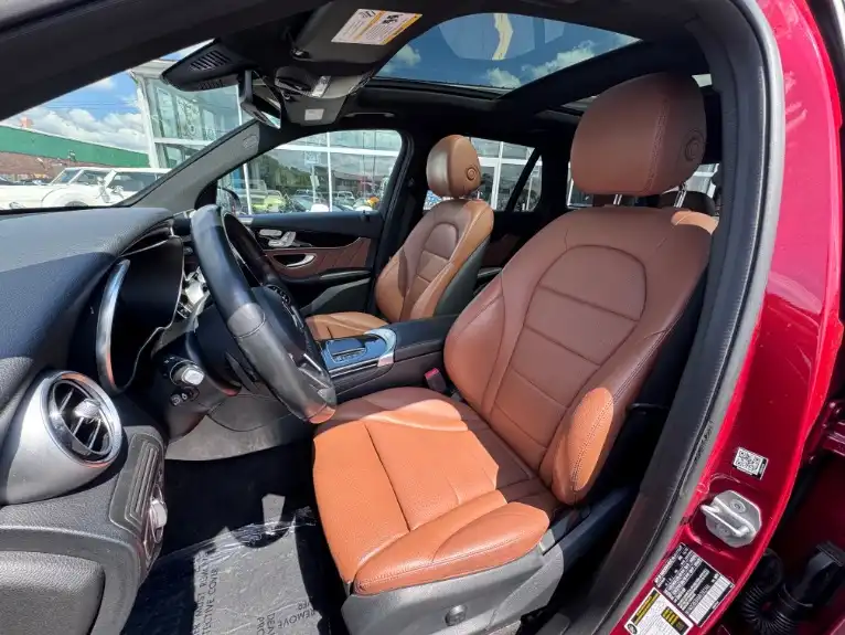 2021 Mercedes-Benz GLC GLC300 4MATIC's photo