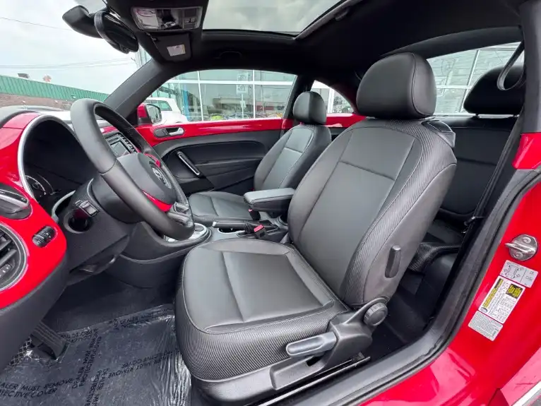 2016 Volkswagen Beetle 1.8T SEL Auto PZEV's photo