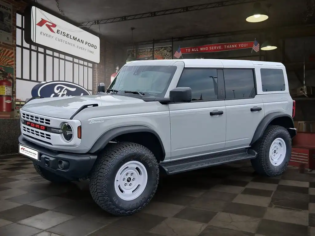 2026 Ford Bronco Heritage Edition 4x4's photo