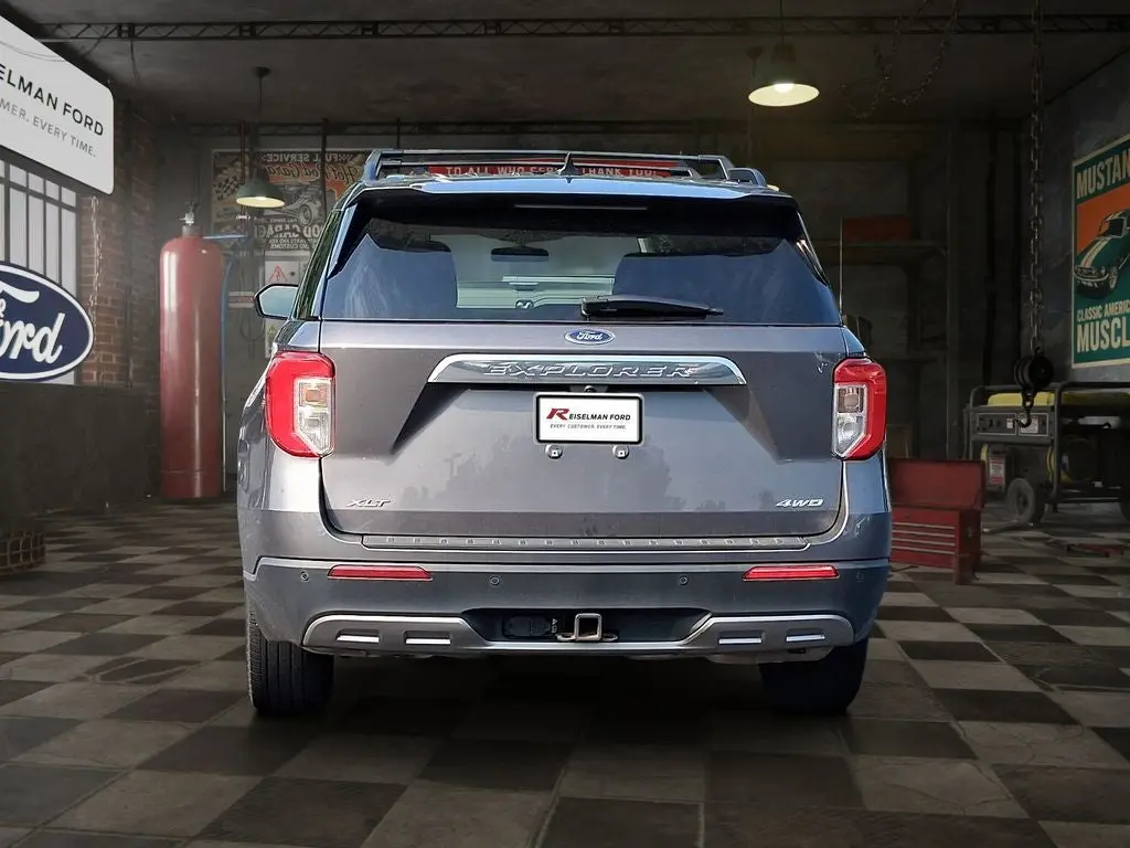 2021 Ford Explorer XLT 4WD photo 5