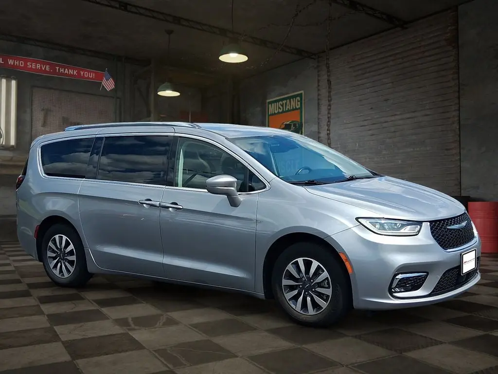 Vehicle Image 2
