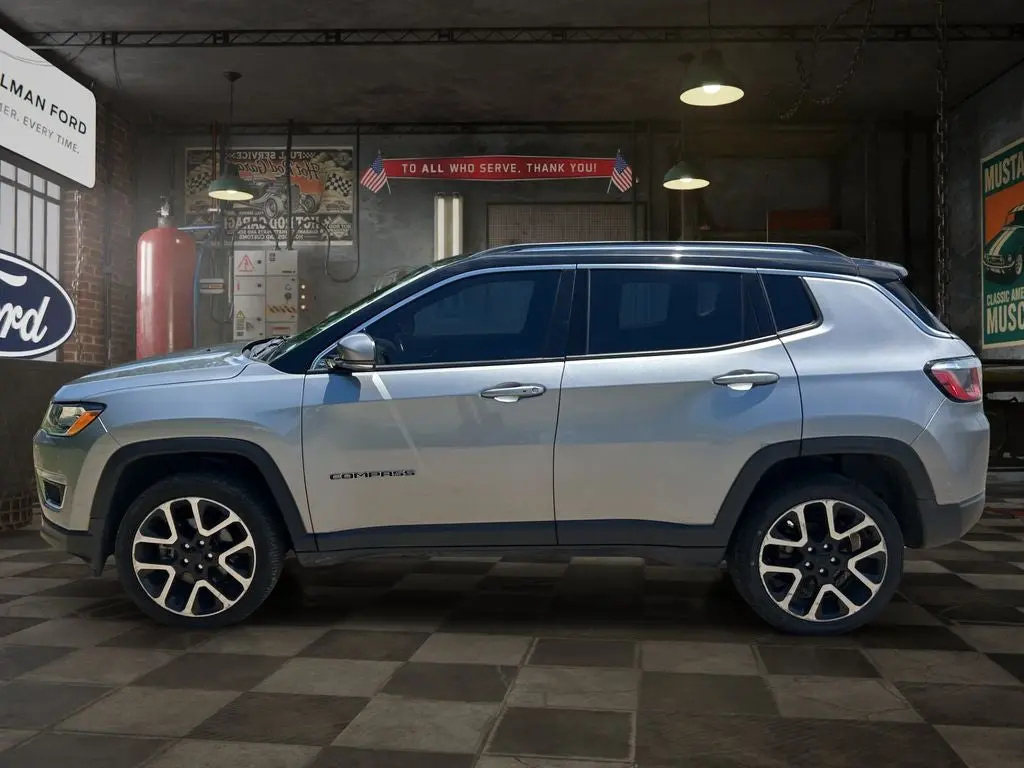 2017 Jeep Compass Limited 4X4 photo 3