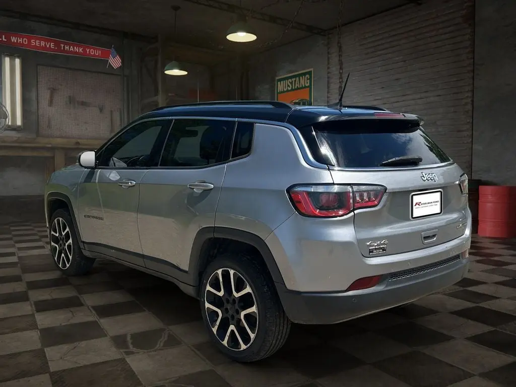 2017 Jeep Compass Limited 4X4 photo 4