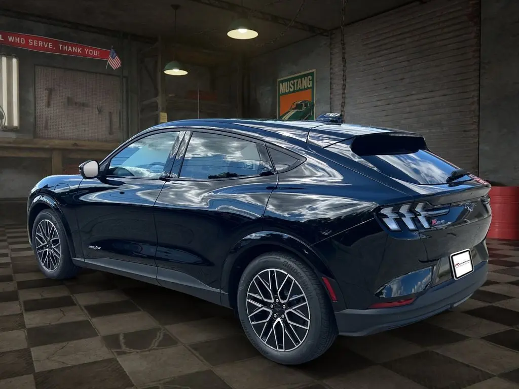 2026 Ford Mustang-Mach-e Premium photo 4