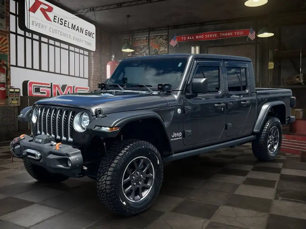 2021 Jeep Gladiator Overland's photo