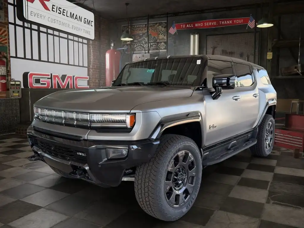2026 GMC Hummer EV 3X SUV's photo