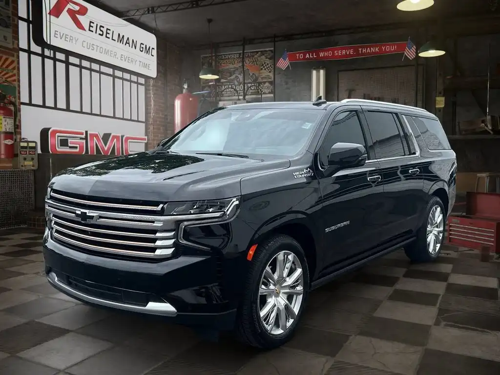 2024 Chevrolet Suburban 4WD 1500 High Country's photo