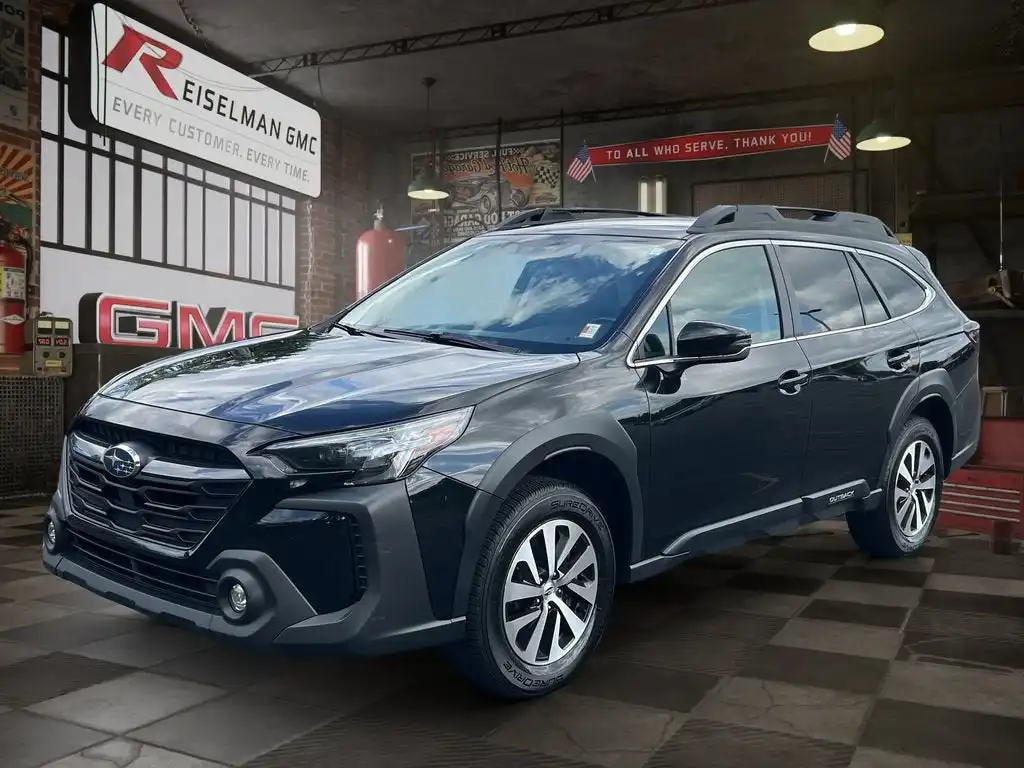2023 Subaru Outback Premium's photo