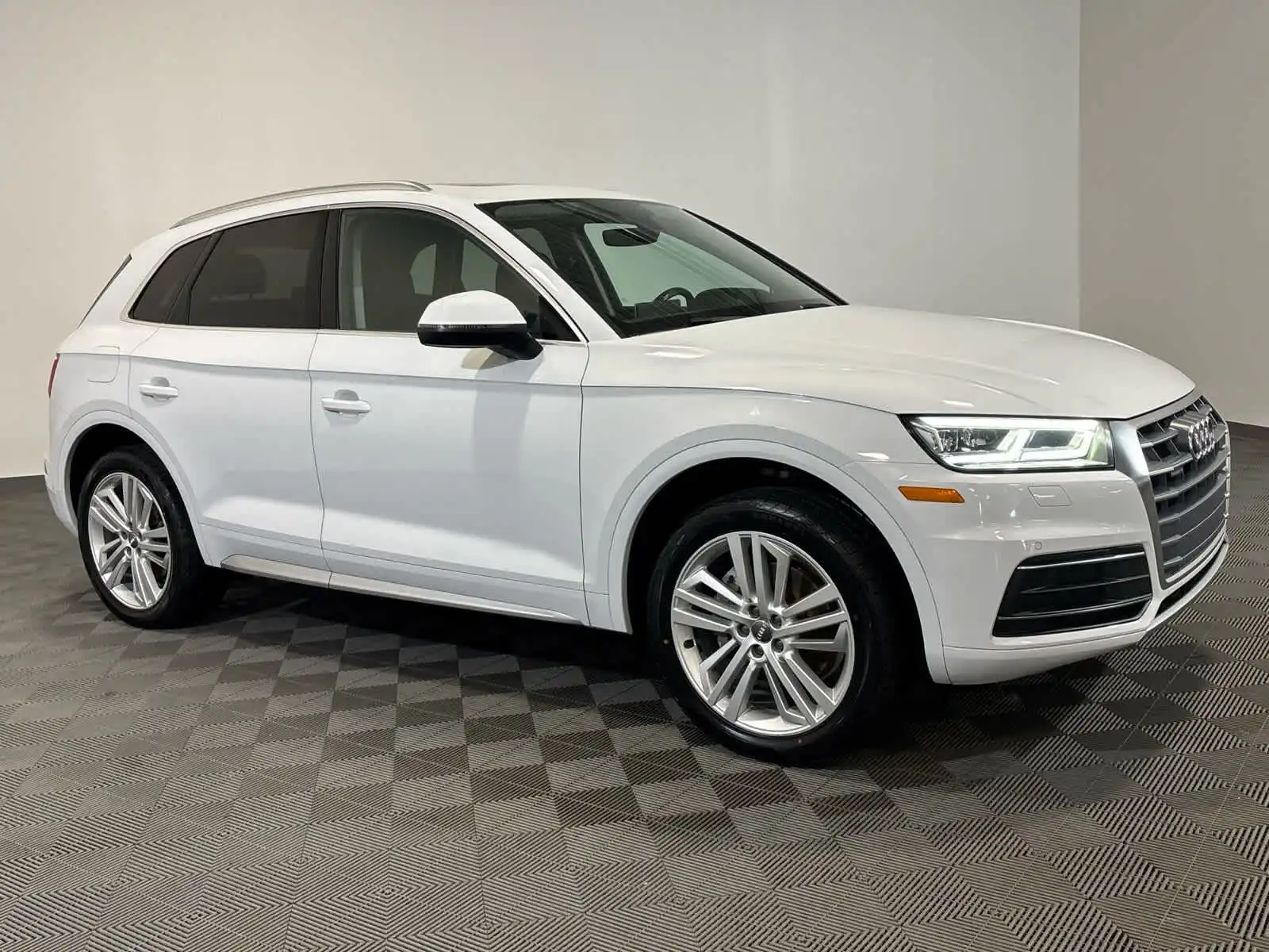 2020 Audi Q5 45 Premium Plus quattro S tronic's photo