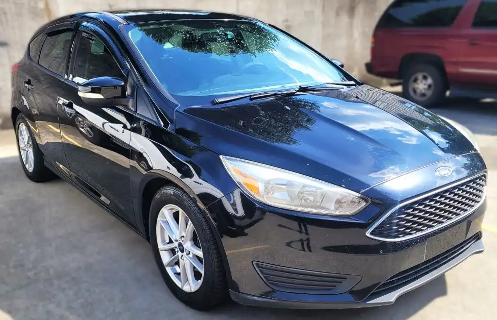 2016 Ford Focus SE Hatchback 5-Door's photo