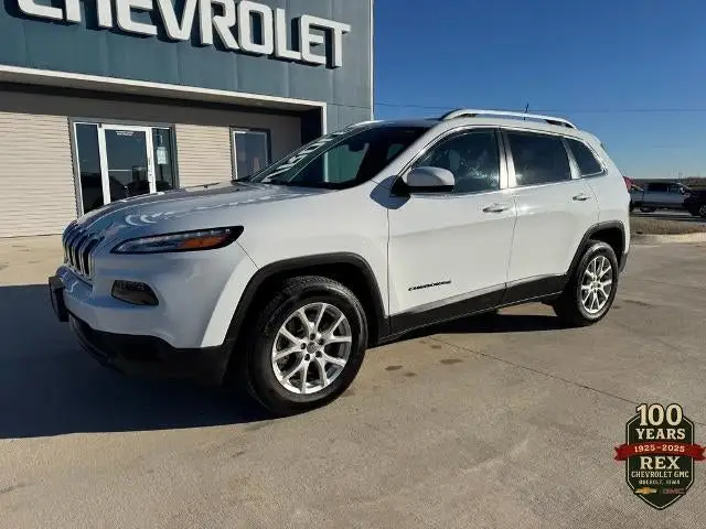 2016 Jeep Cherokee Latitude 4X4 photo 1