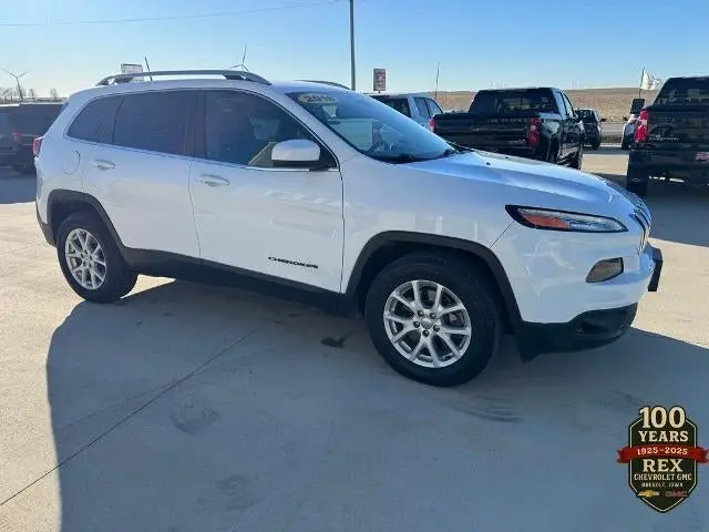 2016 Jeep Cherokee Latitude 4X4 photo 3