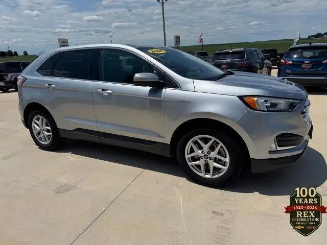 2021 Ford Edge SEL AWD photo 3