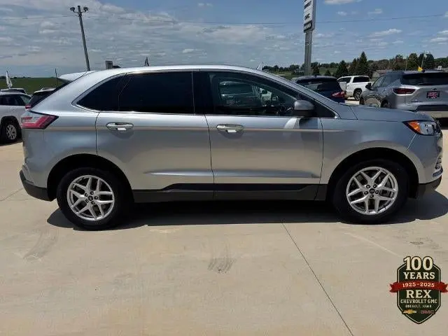 2021 Ford Edge SEL AWD photo 4