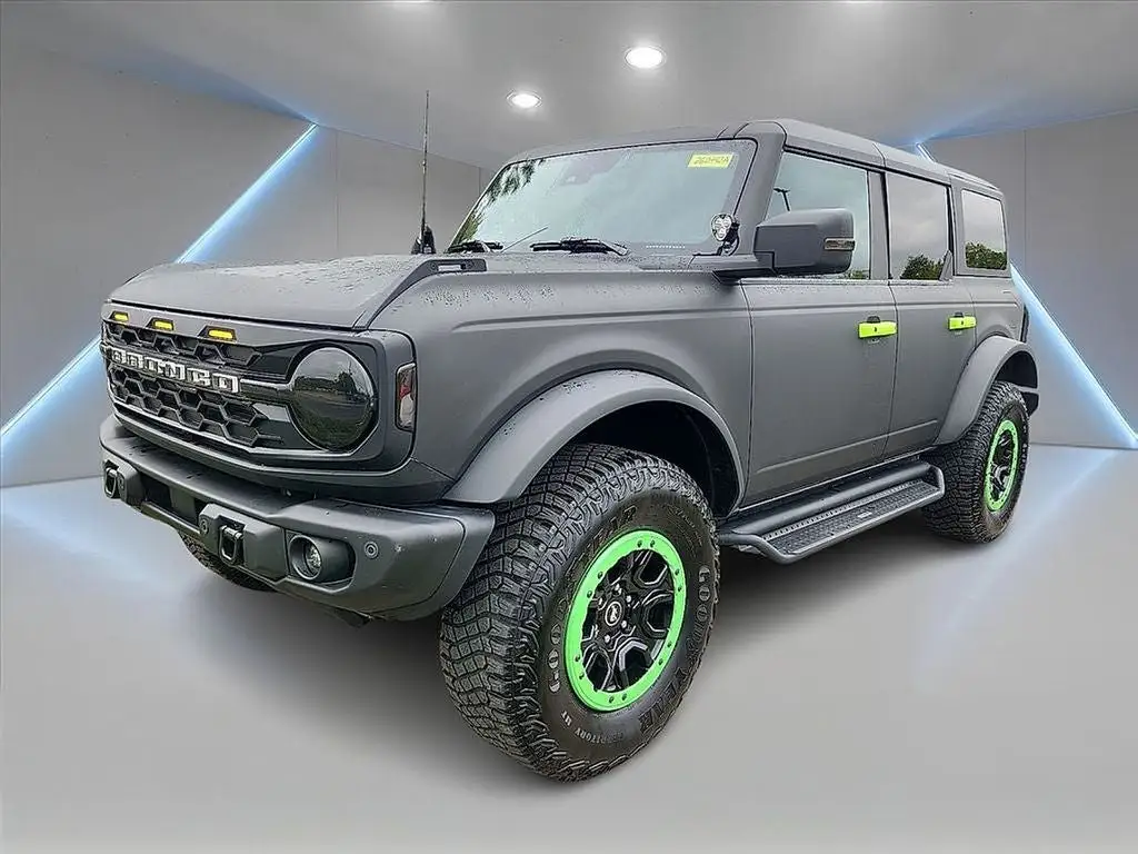 2023 Ford Bronco Badlands 4WD photo 1