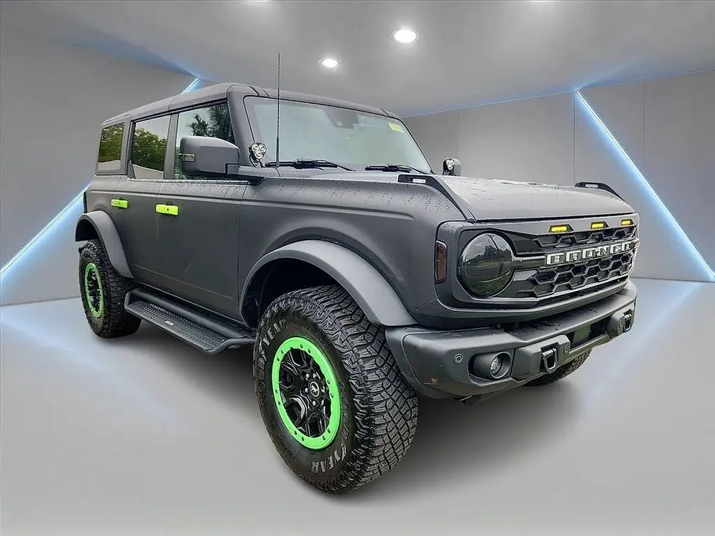 2023 Ford Bronco Badlands 4WD photo 3
