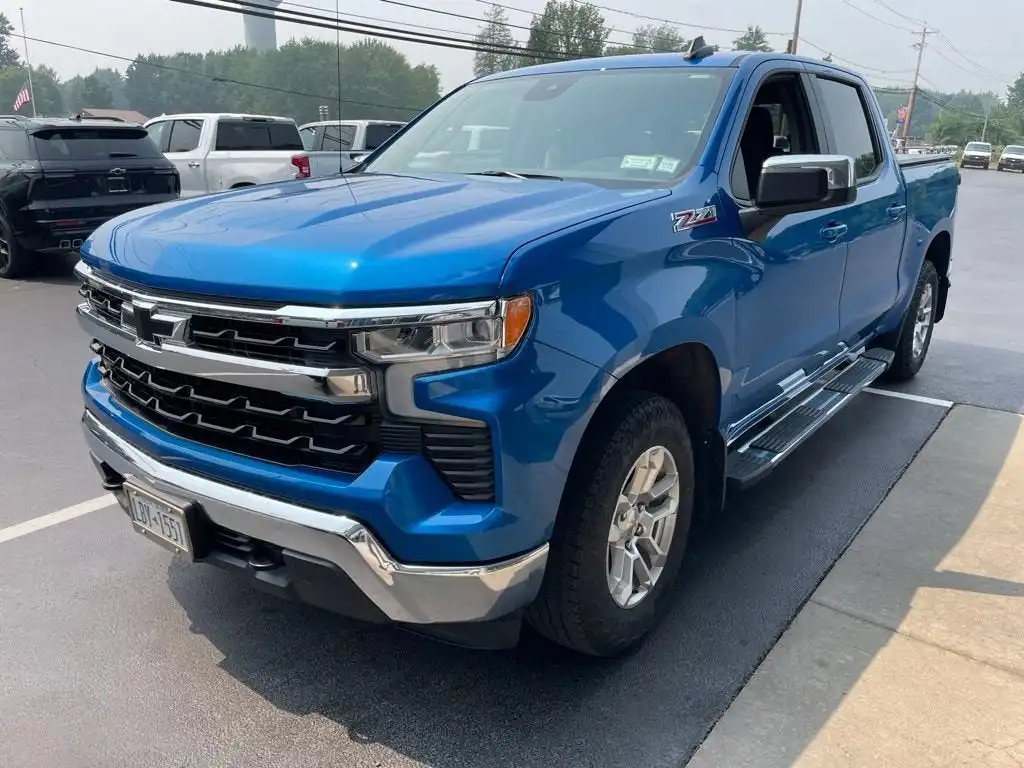 2023 Chevrolet Silverado 1500 LT 4X4 Crew Cab Short Box's photo