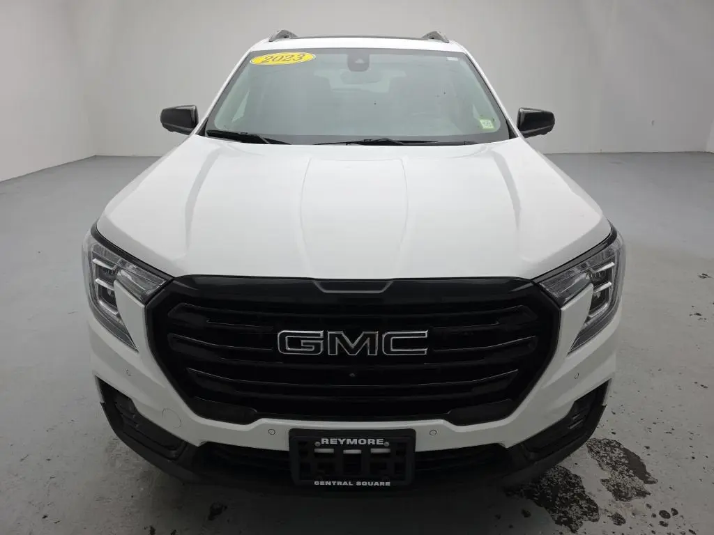 2023 GMC Terrain SLT AWD photo 5