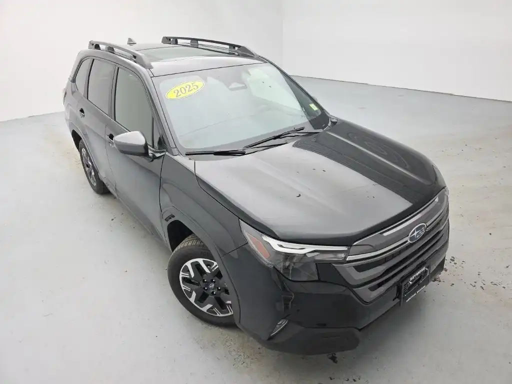 2025 Subaru Forester Premium's photo