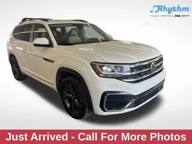 2021 Volkswagen Atlas 3.6L SE with Tech R-Line's photo