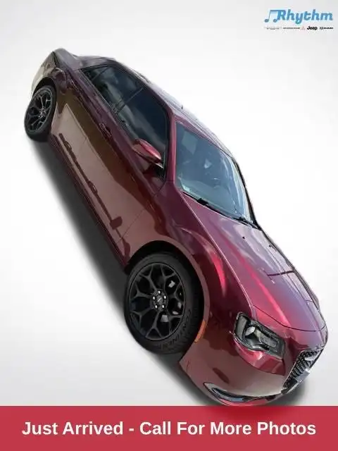 2019 Chrysler 300 S's photo