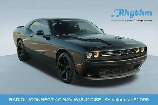 2020 Dodge Challenger SXT Auto's photo