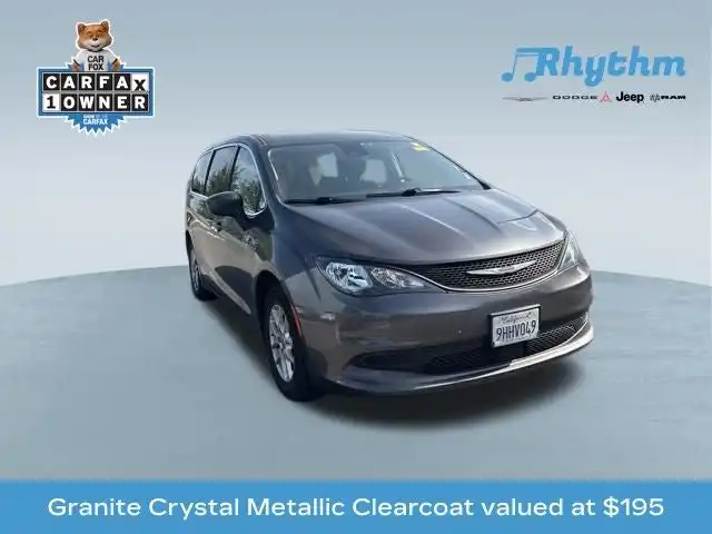 2023 Chrysler Voyager LX's photo