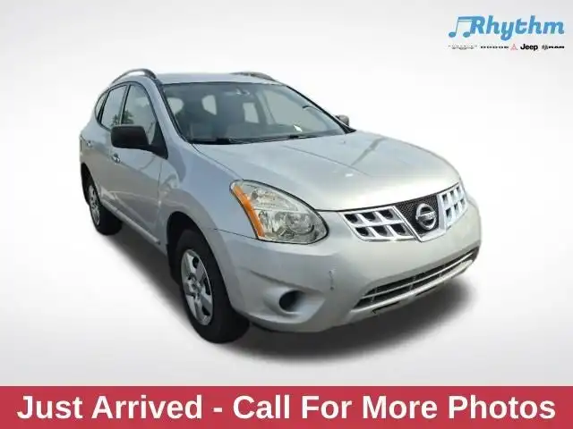 2014 Nissan Rogue Select S FWD's photo