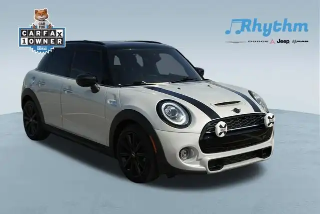 2020 MINI Hardtop Cooper S's photo