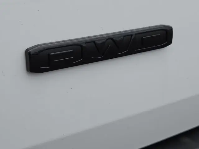 2026 GMC Acadia Elevation AWD photo 5
