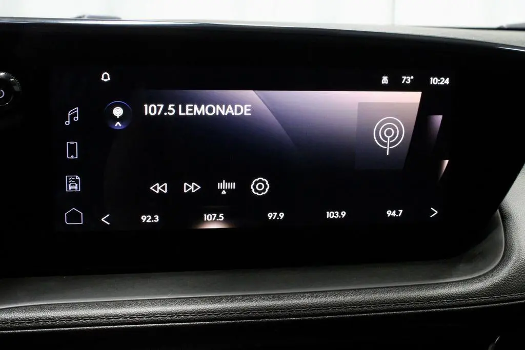 2024 Buick Encore GX Sport Touring AWD photo 3