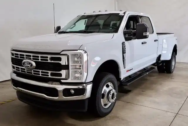 2027 Ford F-350 XLT 4WD Crew Cab DRW 8' Box's photo