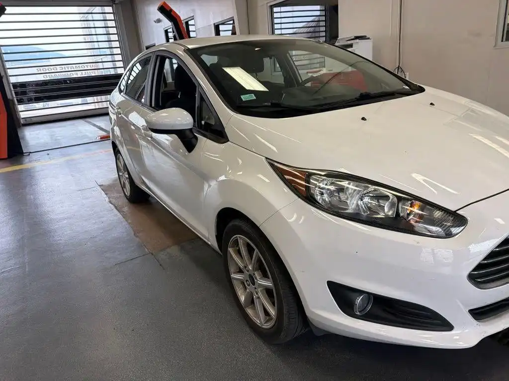 2019 Ford Fiesta SE Sedan's photo