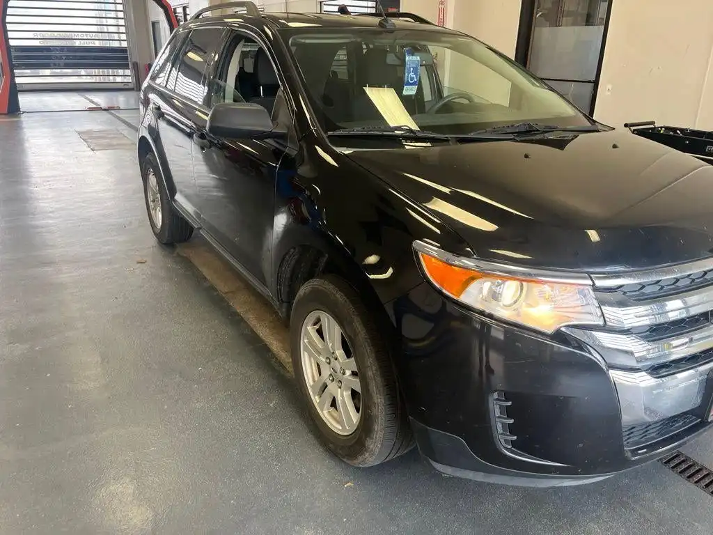 2012 Ford Edge SE's photo