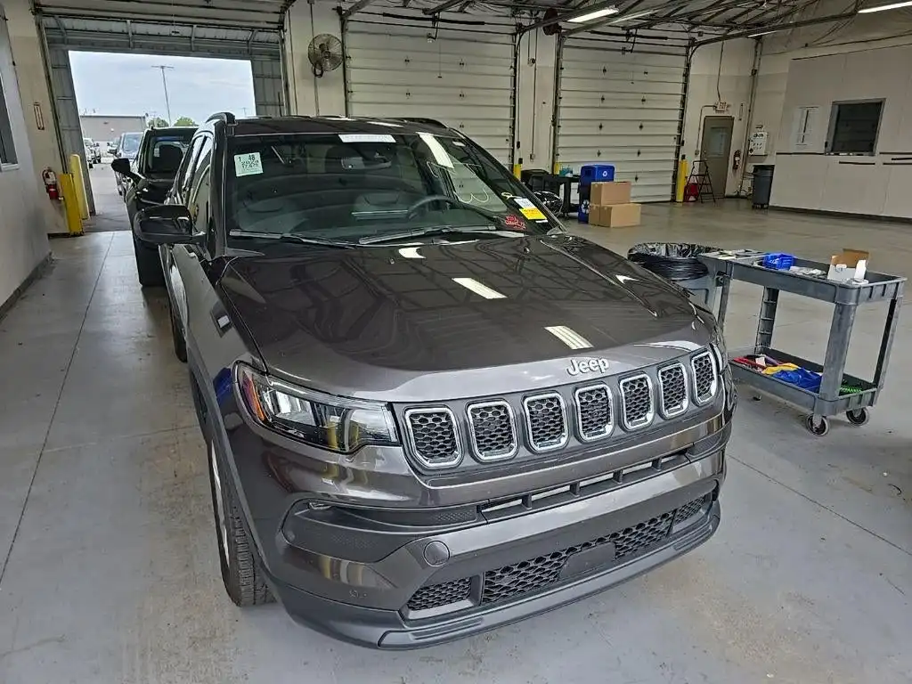 2024 Jeep Compass Latitude 4WD's photo