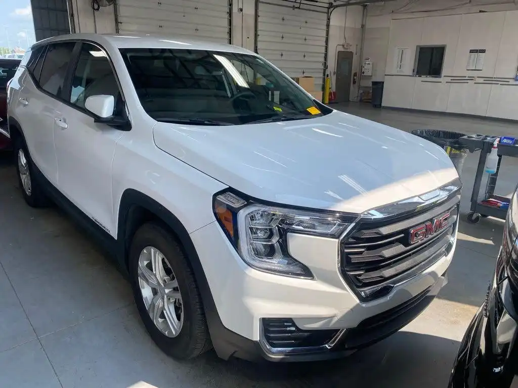 2023 GMC Terrain SLE FWD's photo