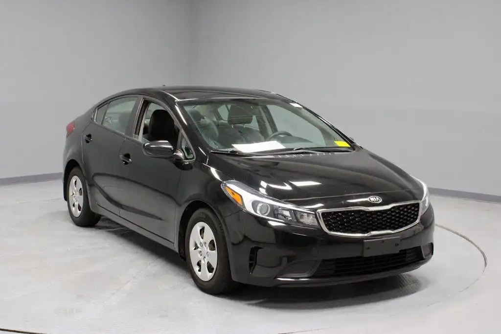 2017 Kia Forte LX's photo