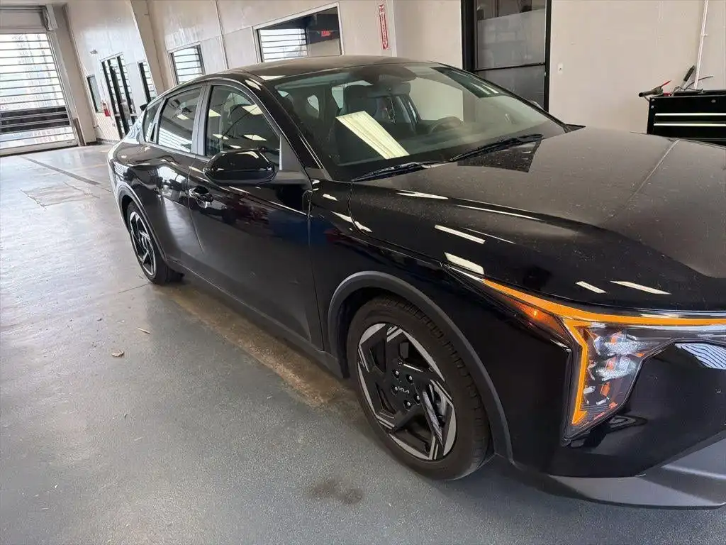 2026 Kia K4 EX AT's photo