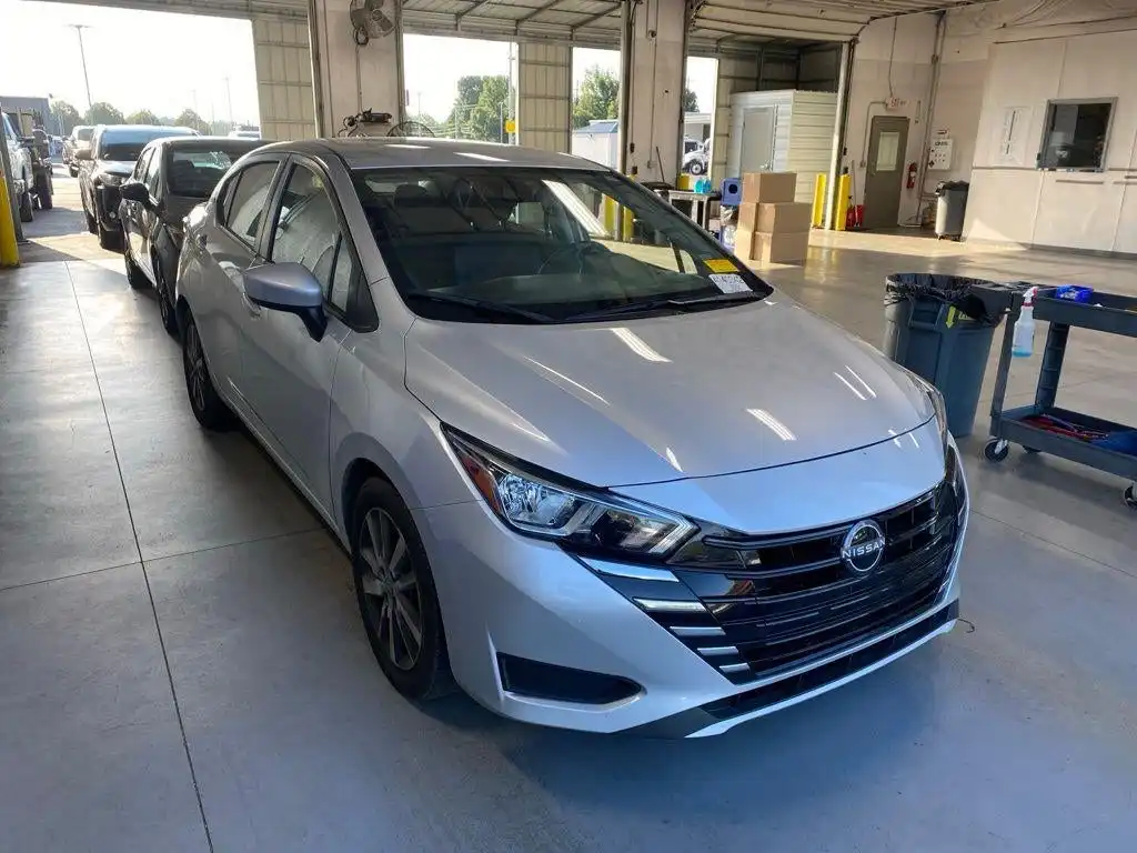2024 Nissan Versa 1.6 SV CVT's photo