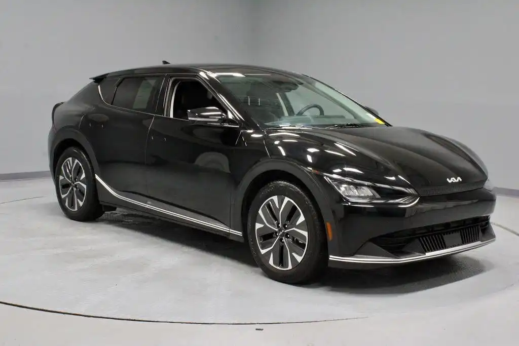 2024 Kia EV6 Light L/R AWD's photo